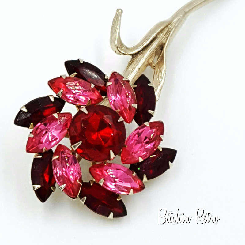 Vintage Red Rhinestones Flower Shaped Brooch Pin BR94