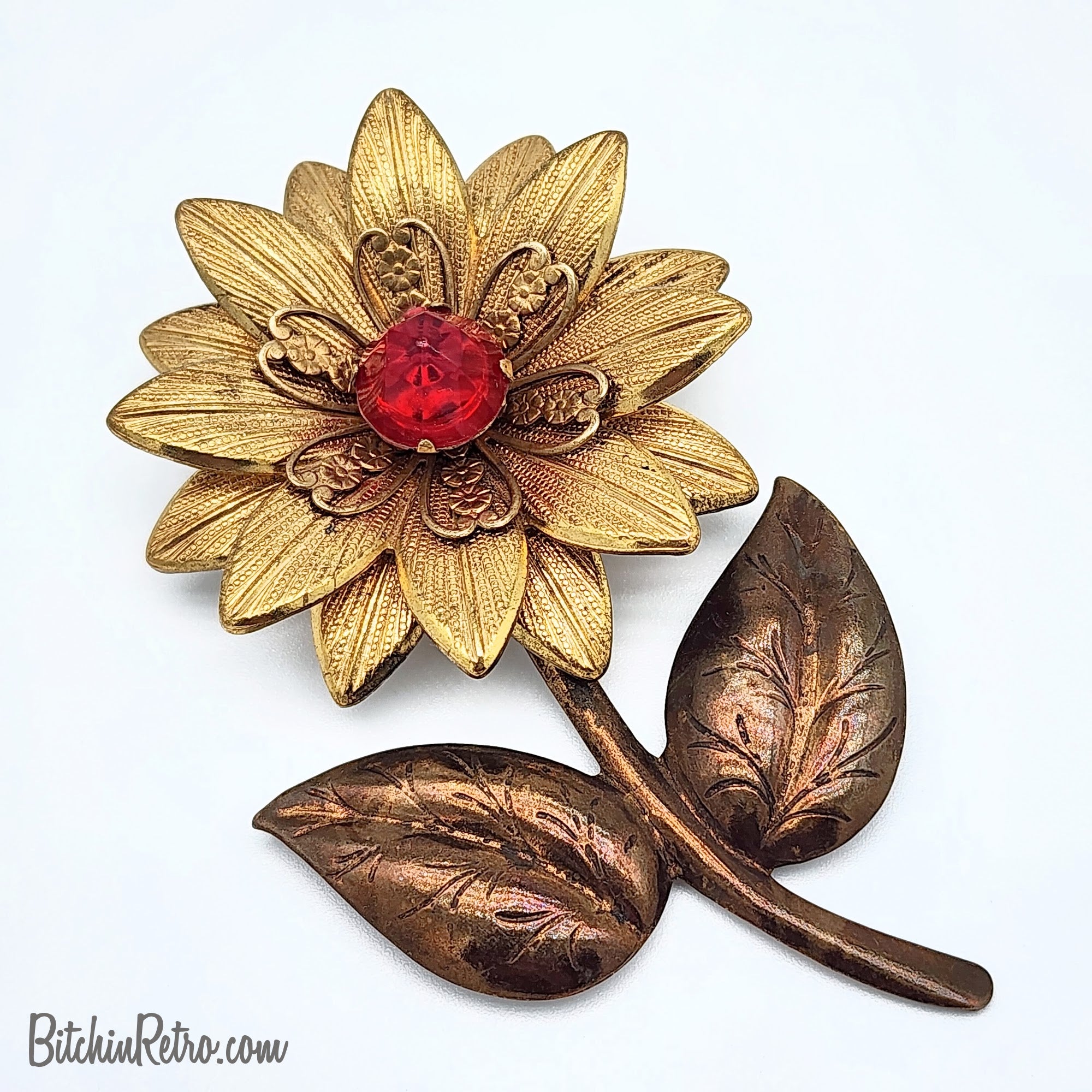 1950s’ 　brown RS　flower motif brooch 1950s Floral Design Brooch with Crystal Details — Miranda's