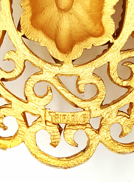 Crown Trifari Necklace Bracelet Earrings Set Designed by Alfred Philippe  Vintage For Sale at 1stDibs | eduardo verde jewelry set price, eduardo  verde watch price, eduardo verde jewellery