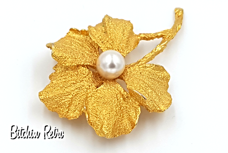 Vintage 2025 hobe brooch